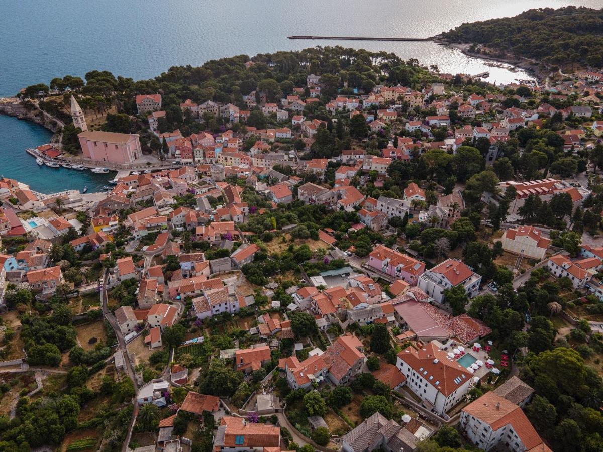 Dolphin Suites Вели-Лошинь Экстерьер фото